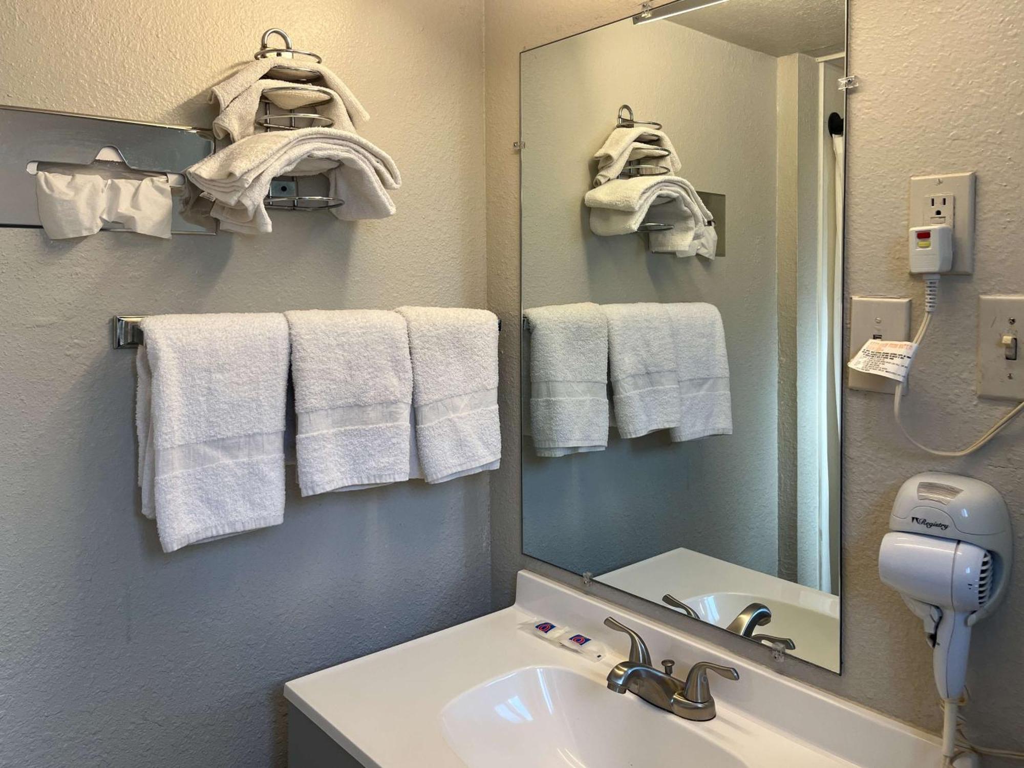 Motel 6 Artesia, Nm ภายนอก รูปภาพ